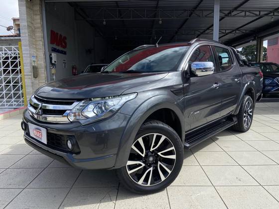 MITSUBISHI L200 TRITON 2.4 16V TURBO DIESEL SPORT HPE-S CD 4P 4X4 AUTOMÁTICO MITSUBISHI L200 TRITON 2.4 16V TURBO DIESEL SPORT HPE-S CD 4P 4X4 AUTOMÁTICO